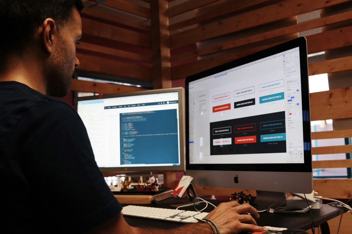 Essential Tips for Small Businesses to Build an Effective Online Presence with WordPress